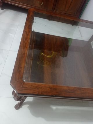 Mesa de centro antigua de madera y cristal