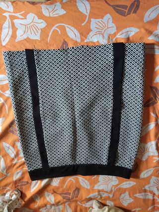 Falda recta estampada talla M