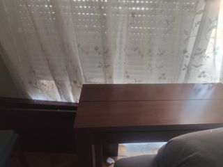 Mesa de comedor de madera