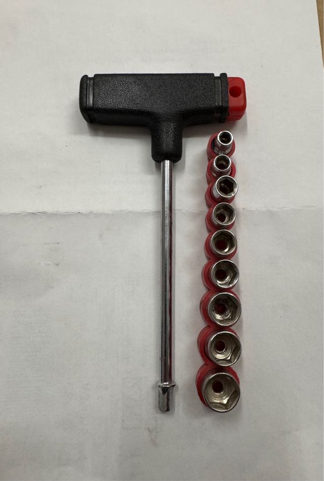 Llave en T con 9 vasos 1/4