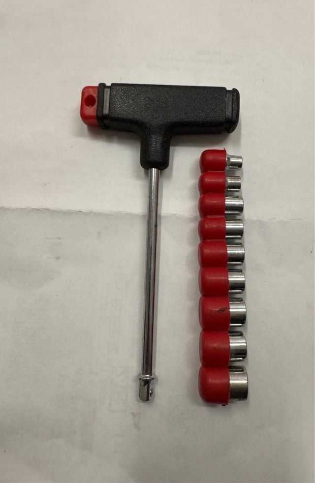 Llave en T con 9 vasos 1/4