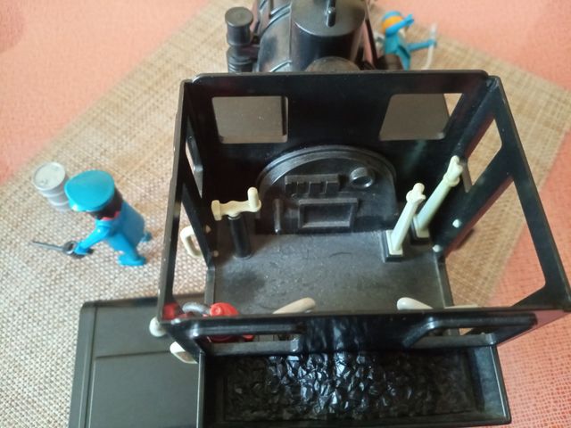 Locomotiva Playmobil con figure e accessori