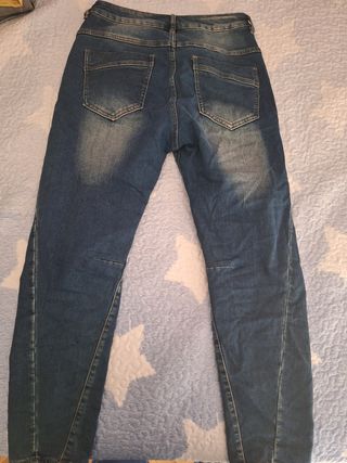 Pantalones vaqueros con oso