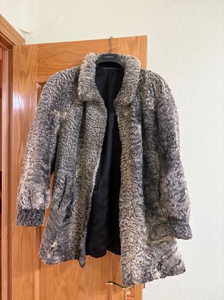 Abrigo de astracán beige y gris
