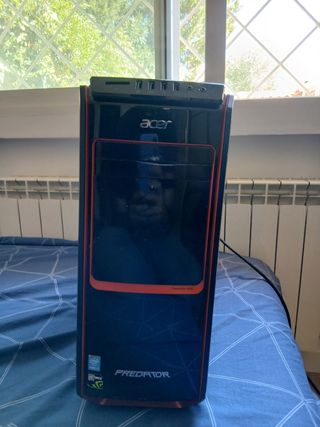 Acer Predator PC Sobremesa Negro/Rojo