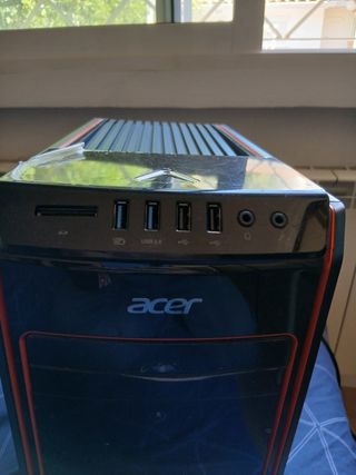 Acer Predator PC Sobremesa Negro/Rojo
