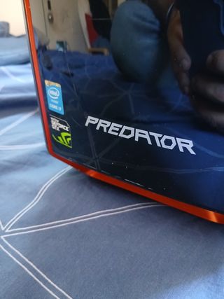 Acer Predator PC Sobremesa Negro/Rojo