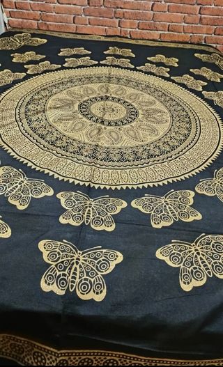 TELA TAPIZ DORADO/ GOLD NEGRO  MARIPOSAS 4 STOCK