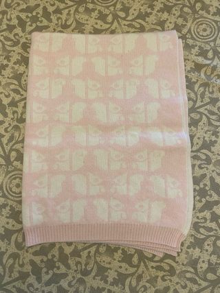 Manta de bebé Fenti rosa y blanca