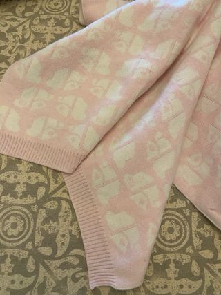 Manta de bebé Fenti rosa y blanca