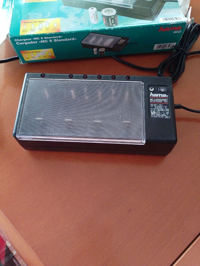 Cargador de pilas Hama NC 5 Standard