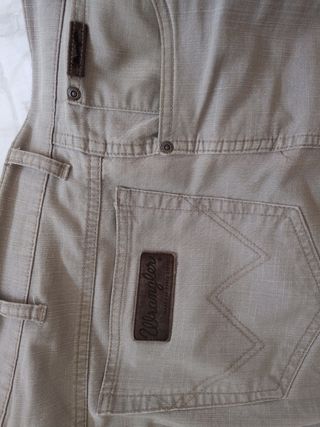 Pantalones Wrangler Beige
