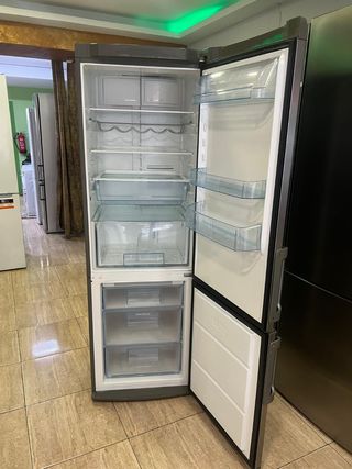 Nevera Electrolux No Frost Clase A+ con garantia 