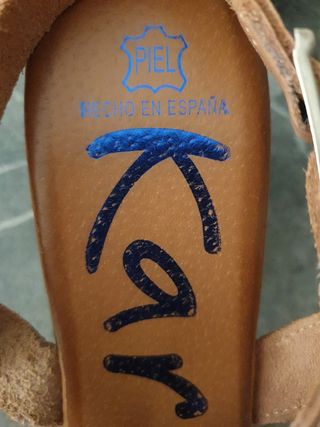 Zapatos de piel con tiras y plataforma