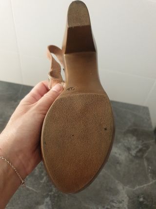Zapatos de piel con tiras y plataforma