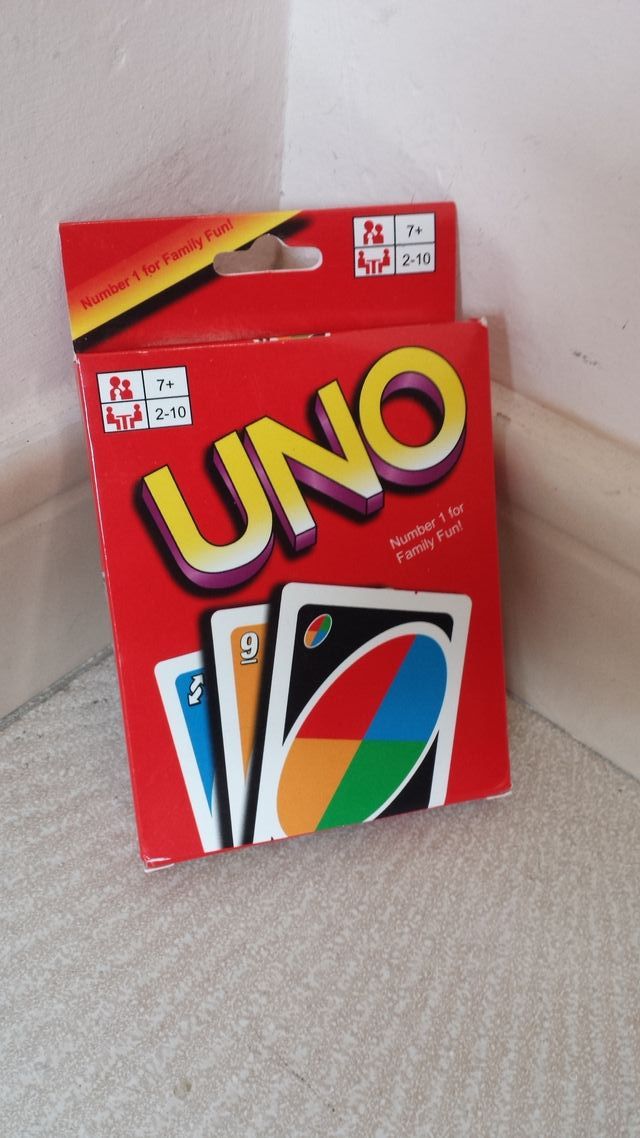 NUEVO Juego de cartas UNO
