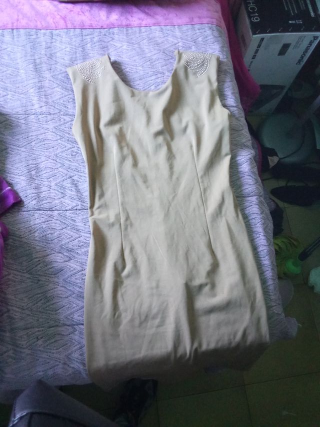 Vestido de festa bege tamanho M