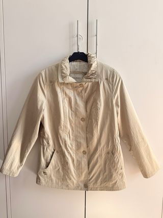 Chaqueta beige NUEVA 