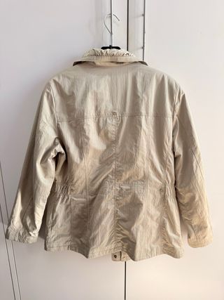 Chaqueta beige NUEVA 