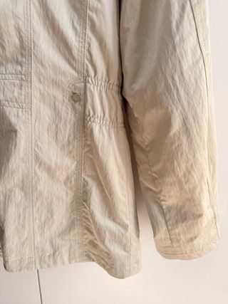 Chaqueta beige NUEVA 