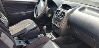 Mitsubishi Carisma 2000