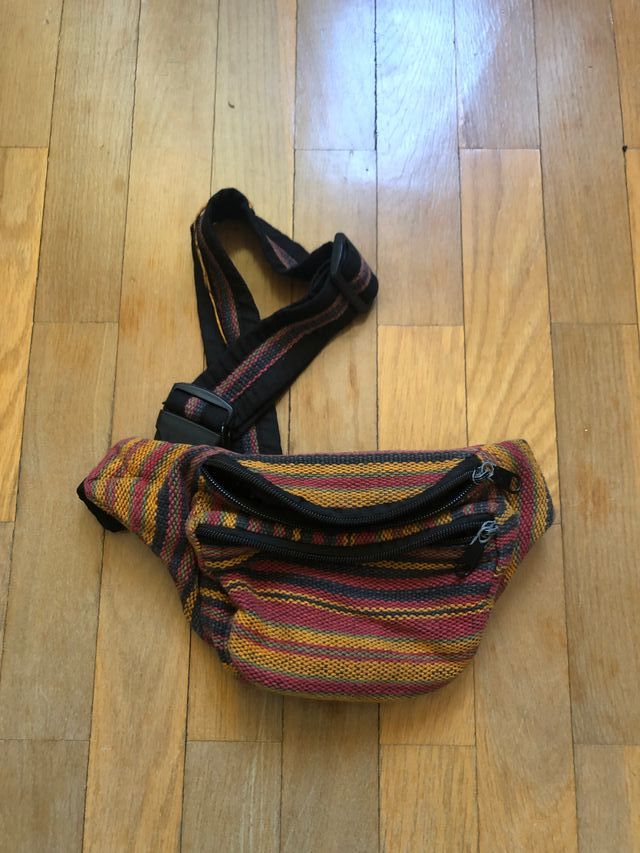 Riñonera estilo hippie