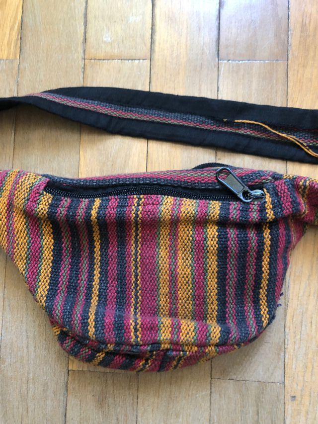 Riñonera estilo hippie