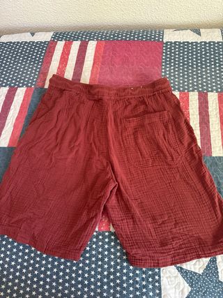 Bermudas granates