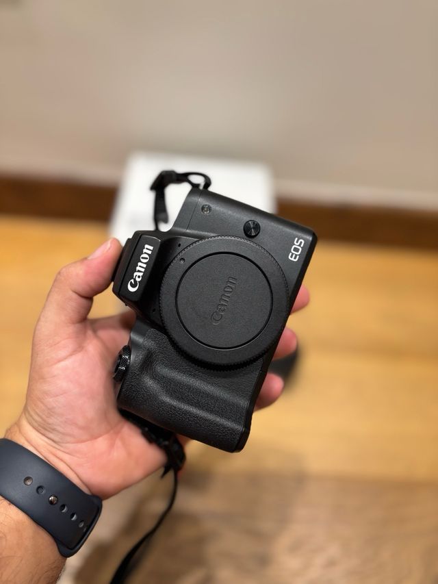 Cámara Canon EOS M50 Mark II Objetivo y Baterías