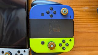 Nintendo Switch OLED con mando extra