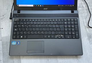 ACER 5749 - i3 - 4GB - 500GB HDD