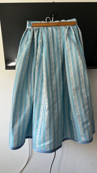 Falda Baturra Azul y Blanca