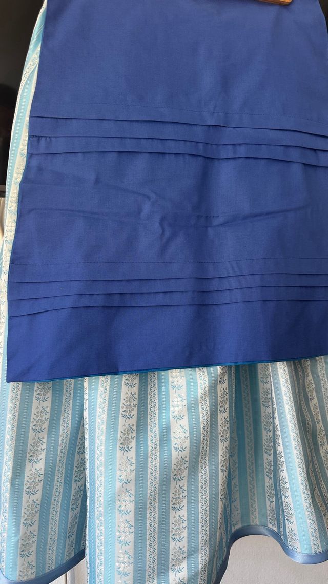 Falda Baturra Azul y Blanca