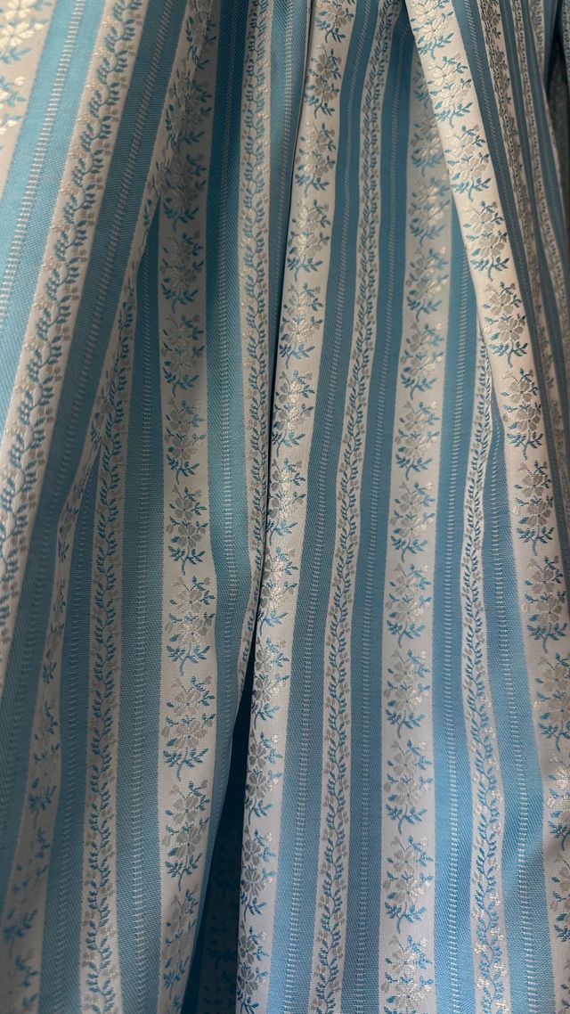 Falda Baturra Azul y Blanca