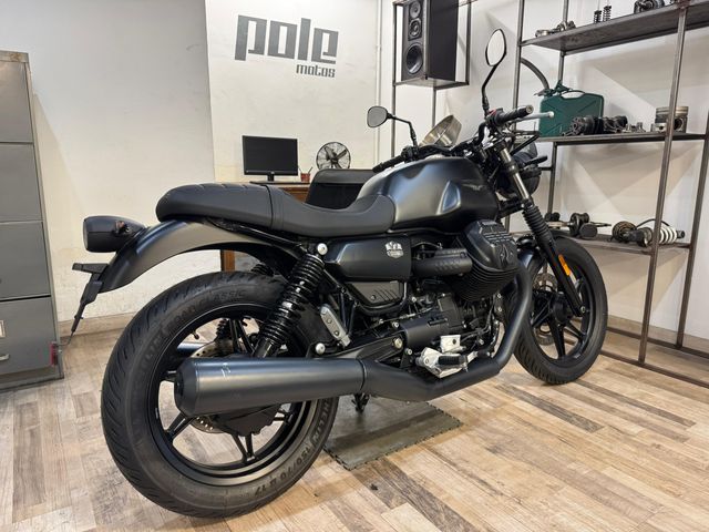 Moto Guzzi V7 Stone 2024