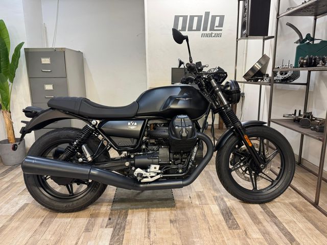 Moto Guzzi V7 Stone 2024