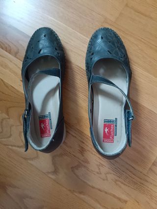 Merceditas Fluchos Mujer Gris