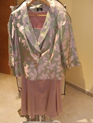 Vestido de fiesta verde y rosa