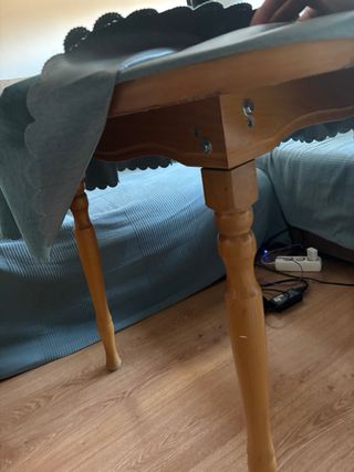 Mesa Camila cristal y tela verde