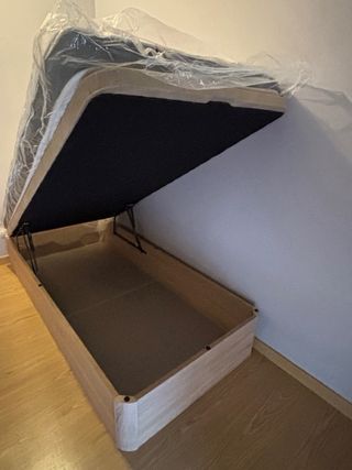 Canapé abatible madera y tela beige