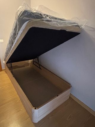 Canapé abatible madera y tela beige