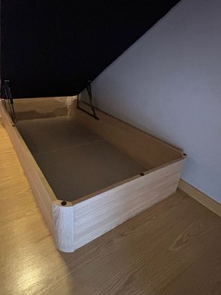 Canapé abatible madera y tela beige