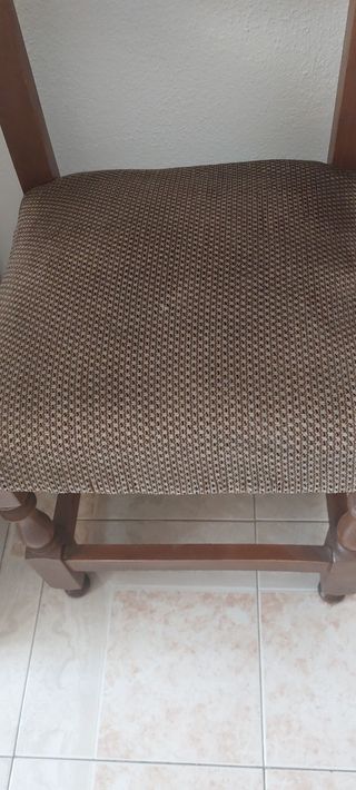 Silla de comedor de madera y tela