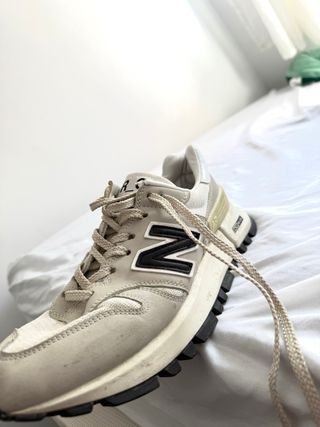 New Balance 1300 Beige/Blanco