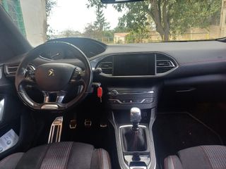 Peugeot 208 2016