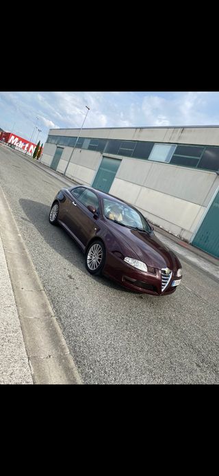 Alfa Romeo GT 2004