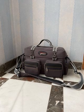 Cámara Nikon D5100 + objetivos + flash + bolsa