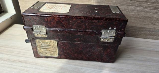 Antiguo telefono militar TAP-67