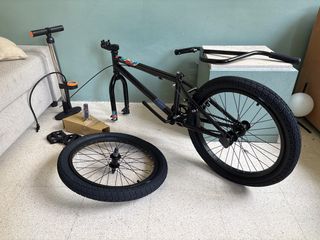 Bicicleta BMX Negra