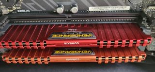 Conjunto ASUS ROG CROSSHAIR VI HERO RAM PRO. REFRI